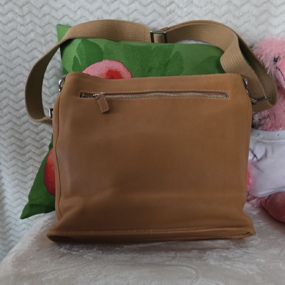 VINTAGE Coach K9D 9432 Tan Cowhide Leather Bag  Comes With A Dust Bag.